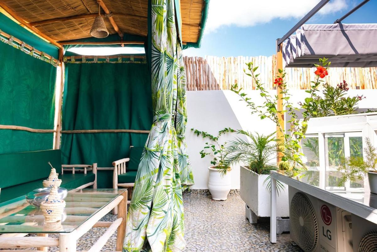 Holiday home Luxury Riad, Marrakech, Pool, Free Airport Shuttle, Dar Bassidi *